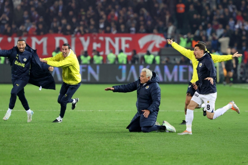 Mourinho: 'Biết trọng tài tệ vậy tôi đã không đến Thổ Nhĩ Kỳ' 551612